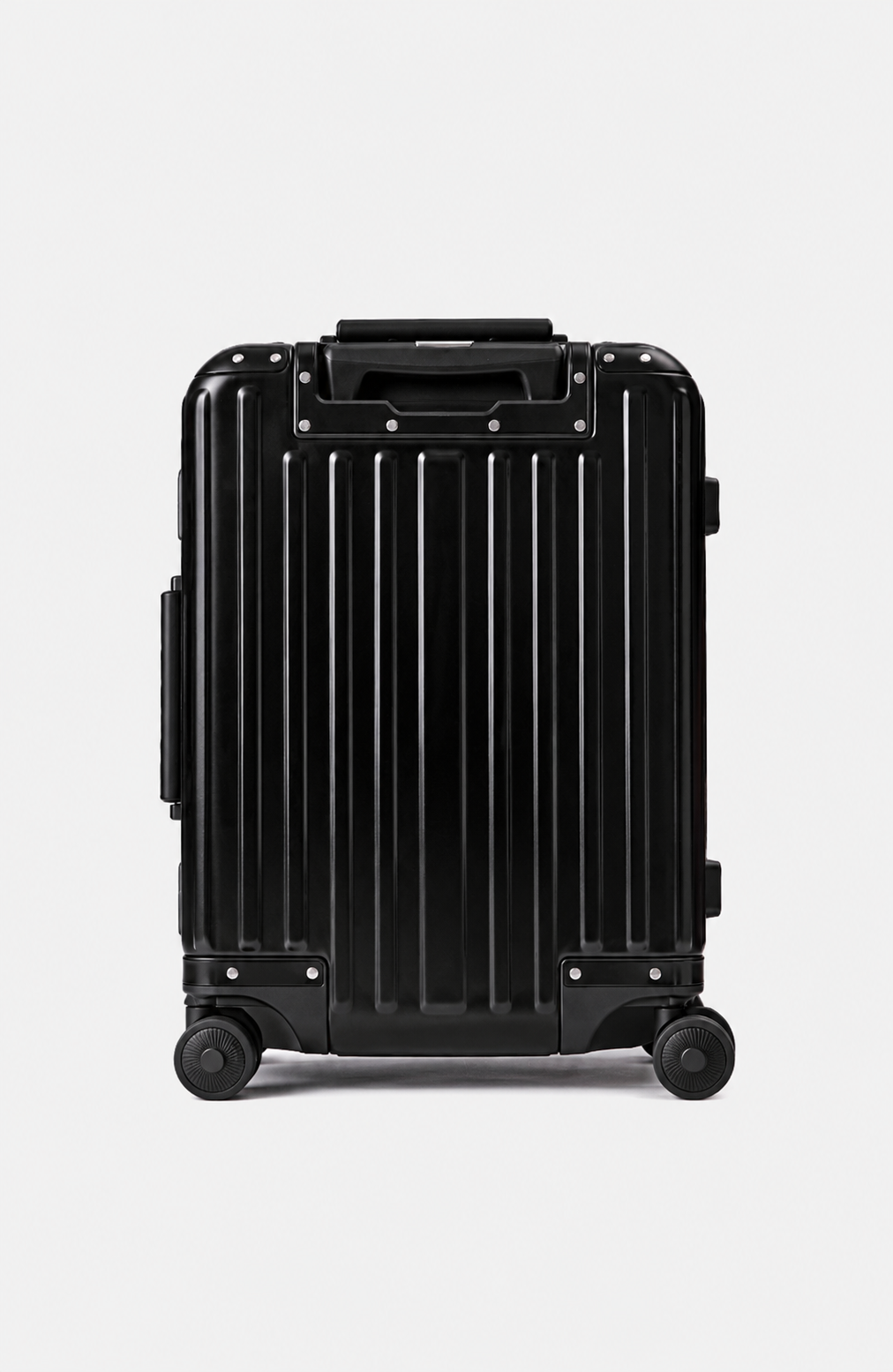 Magallanes 20" Aluminum Carry-On — Black